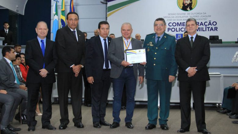 Presidente da ACS é homenageado com a Medalha Tiradentes na Câmara Municipal