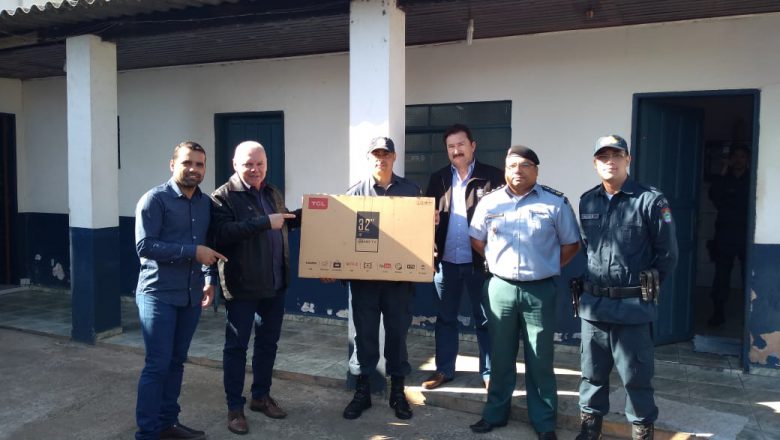 ACS realiza doação de televisor para o pelotão de Rio Verde de MT