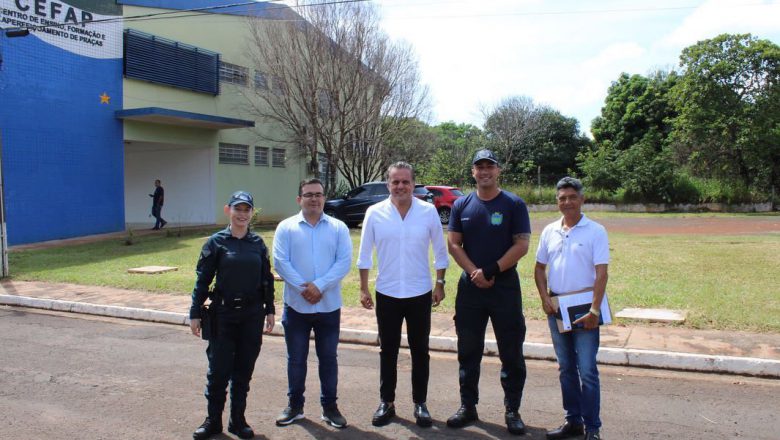 Sargento Moura e Ricardo Ayache se reúnem com policiais militares no Cefap