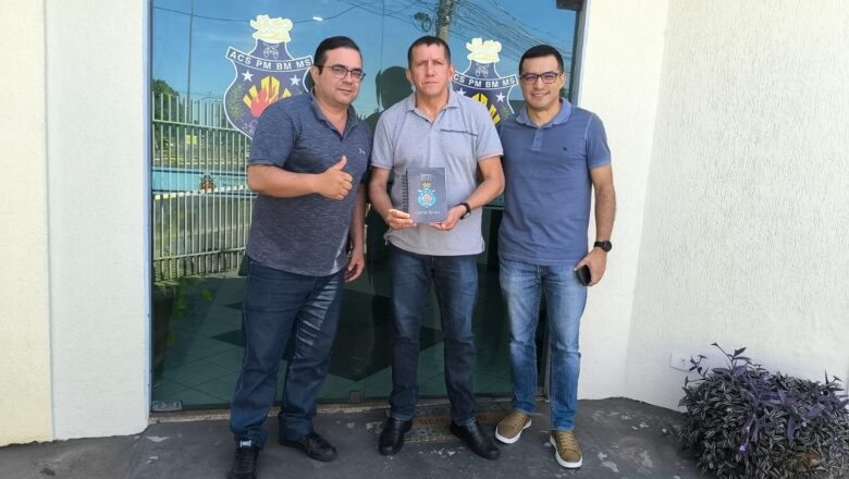 Capitão Renato realiza visita ao departamento jurídico da ACS