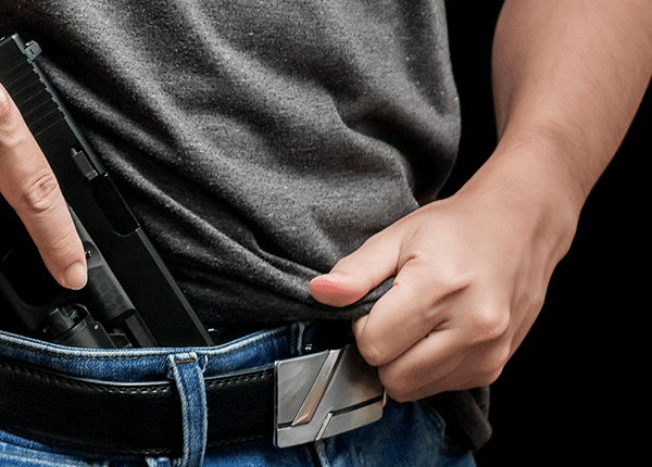 Porte de arma para policiais e bombeiros: direito garantido em lei, mas ainda sem aplicação prática em MS