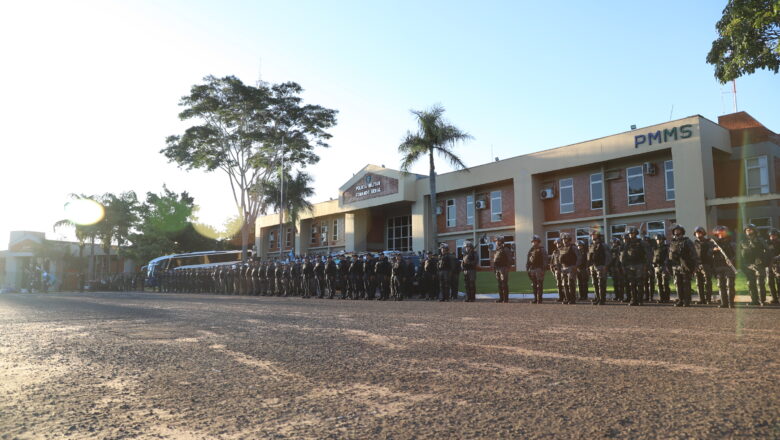 Mais de 300 policiais militares recebem Medalha de Tempo de Serviço em Mato Grosso do Sul