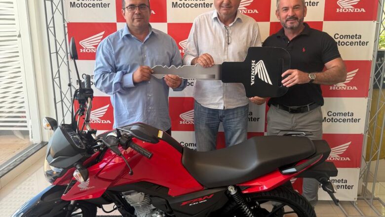 Ação Entre Amigos entrega prêmio e reforça gestão séria da Regional da ACS em Paranaíba