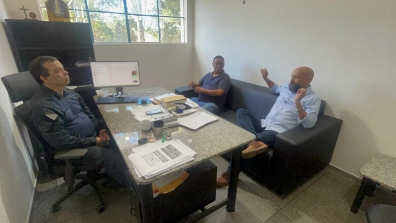 Presidente Edmar visita Presídio Militar Estadual, ouve demandas e entrega equipamentos ao efetivo
