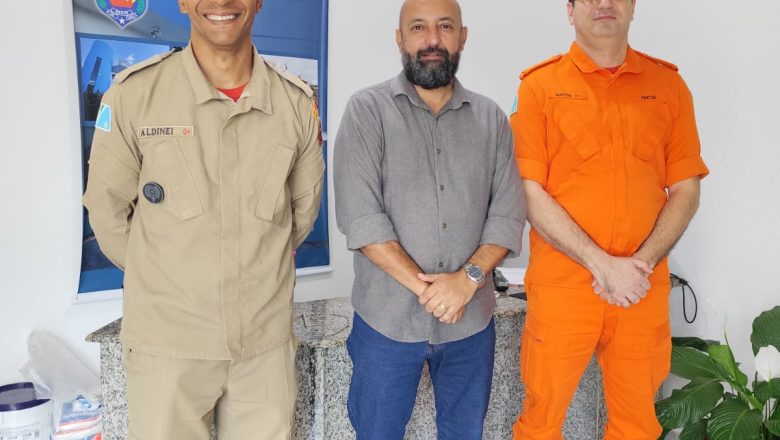 ACS recebe oficiais do Corpo de Bombeiros e apresenta trajetória de atuação em defesa dos militares estaduais